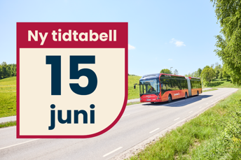 En bild som visar en röd buss åka genom ett somrigt landskap. På bilden står texten: Ny tidtabell 15 juni.
