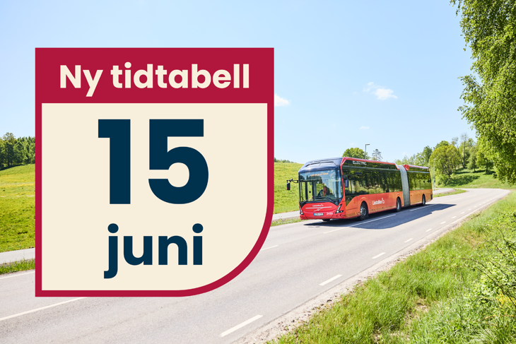 En bild som visar en röd buss åka genom ett somrigt landskap. På bilden står texten: Ny tidtabell 15 juni.